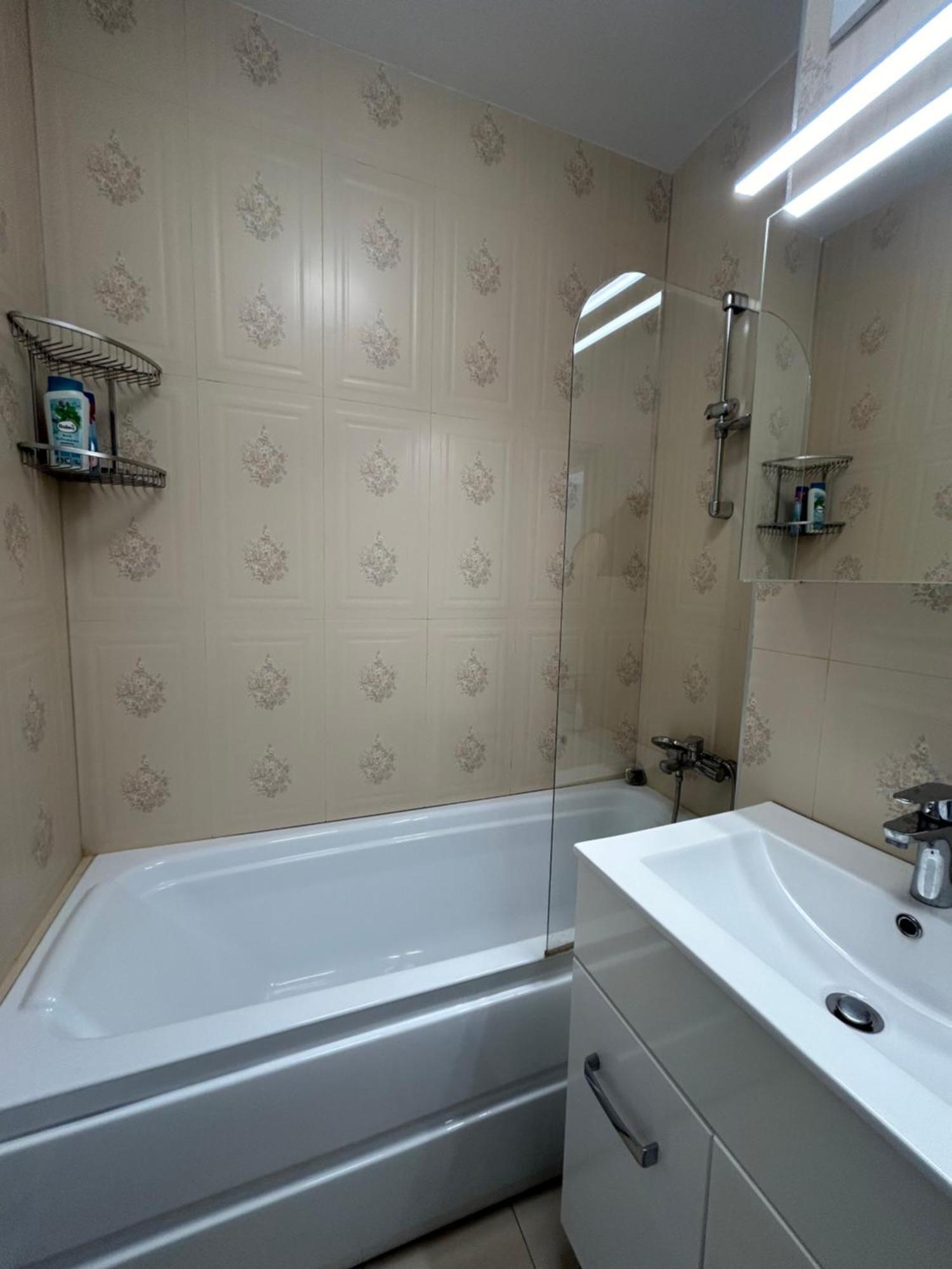 Apartament Elegant With Views - Prime Location - 02 *